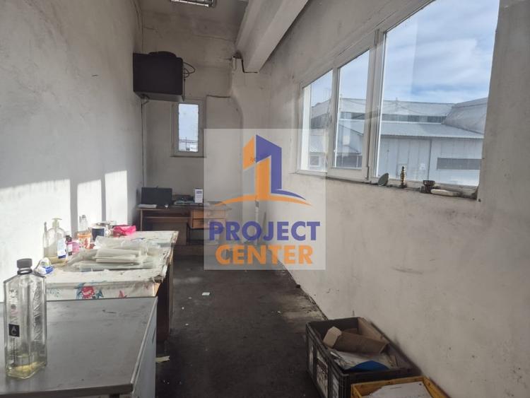 Hala industriala in suprafata de 750 mp + teren in suprafata de 3000 mp - 4