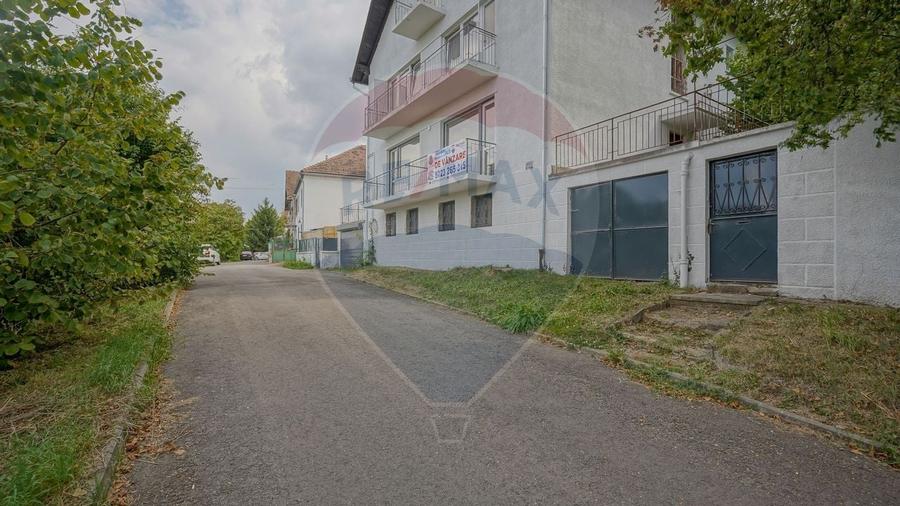 Apartament cu 3 camere in casa, curte proprie si garaj - 25