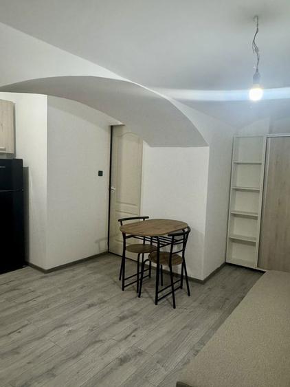 Garsoniera de inchiriat, pietonal Liviu Rebreanu - 2