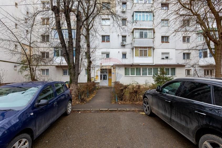 Apartament cu 2 camere semidecomandat,  zona Ura, str. Electricienilor - 23