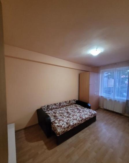 Inchiriez apartament decomandat Milea OMV - 5