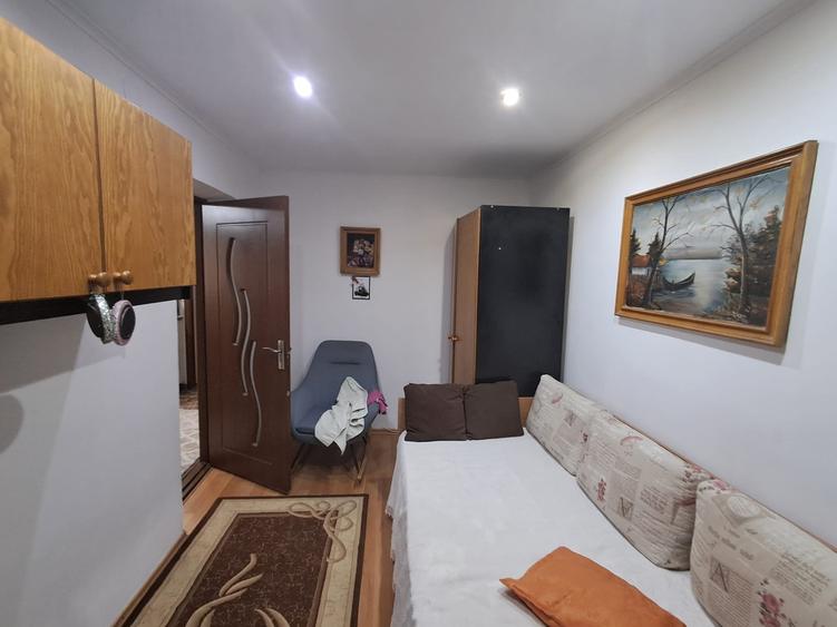 Apartament 3 camere Zona Jandarmerie - Strada Plevnei - etaj 3/3  - 65 mp - 18