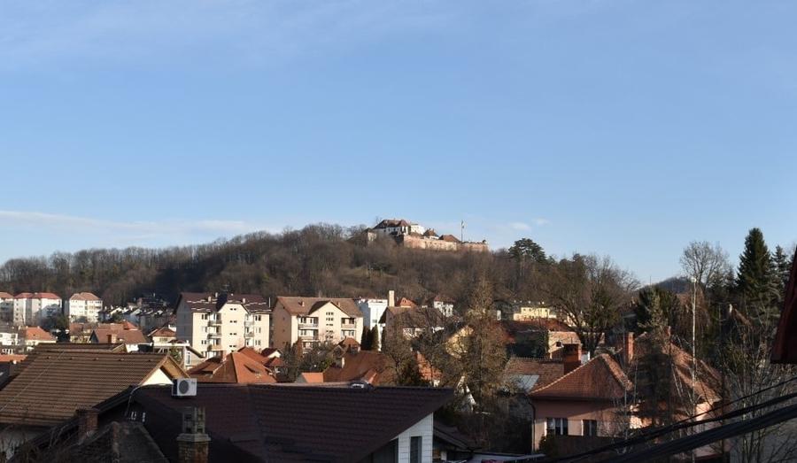 Vand casa in BRASOVUL VECHI singur in curte zona cu panorama deosebita - 1