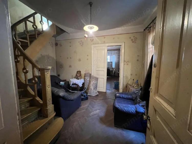 Vila P+ Et 1, Marasesti stradal - 17