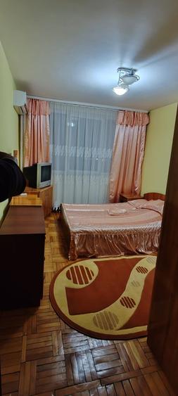 Inchiriez apartament 2 camere - 3