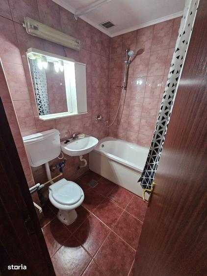 Inchiriez ap cu 2 camere zona Scoala 5 - 6