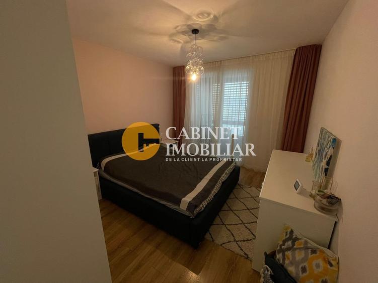 Apartament 4 camere DECOMANDAT et 1 + LOC DE PARCARE si BOXA - PACURARI - 5