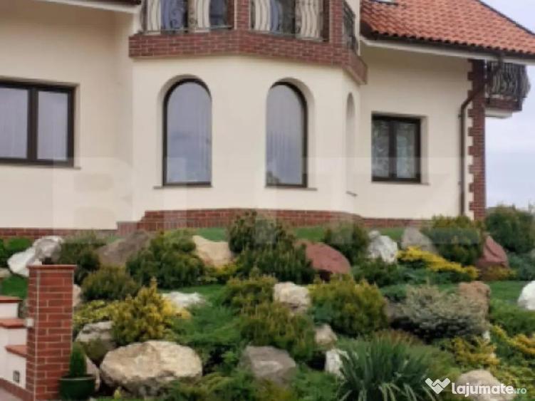 Casa/Vila 236 mp utili, 2743 mp teren, zona Mereni - Salcea - 2