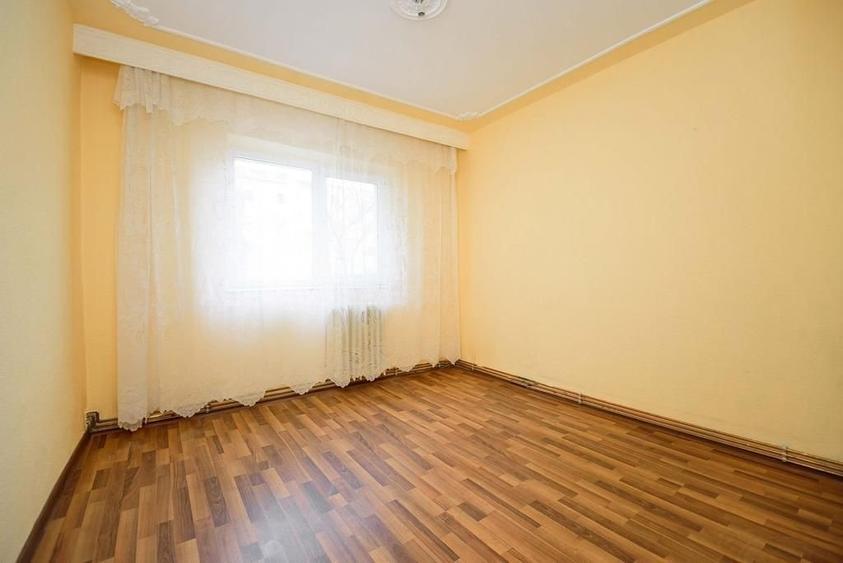 2 camere decomandat, etaj 1/4, zona Dacia - 3