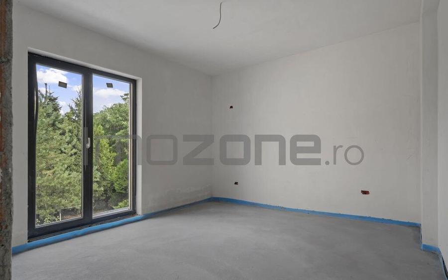 Casa spa?ioasa cu terasa ?i loc de parcare Milit... - 1