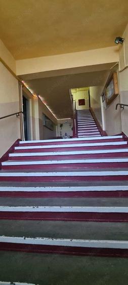 2 camere Lebada Z28, et 6 pe principala, vizavi Kaufland, cu centrala - 2