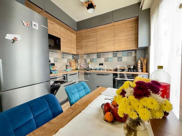 Apartament cu 3 camere la etajul 2 cu vedere pe doua parti !