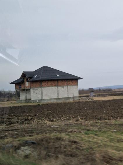 Casa de vanzare la rosu - 3