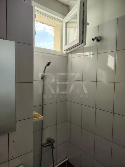 Apartament 3 Camere , Semi-Decomandat , Alexandru Obregia - 8