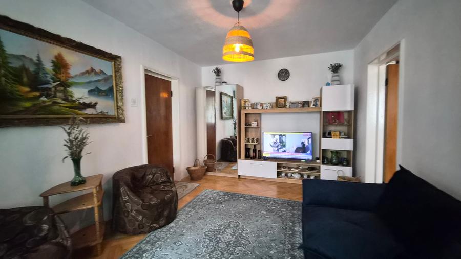 Scoala Generala nr 7 Cta /Piata Brotacei - ap 2 cam, et 4/4 (centrala gaze) - 2