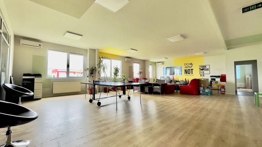 Clădire de birouri cu 12 parcări în incintă privată, UTA2, Arad - 3