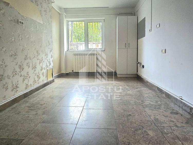 Spatiu Comercial 54 mp  malul Muresului - 2