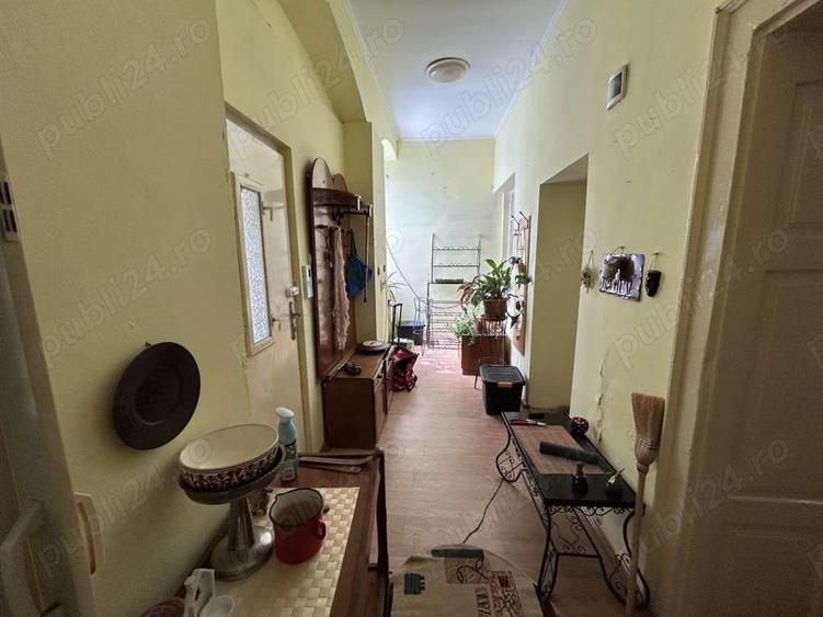 Vand apart.2 camere central,parter inalt, str.Cozia,langa biserica Evrei si scoala gen.,st.114 mp. - 6