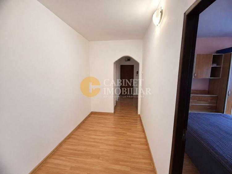 Apartament cu 3 camere decomandat, mobilat în Mircea cel Bătrân
