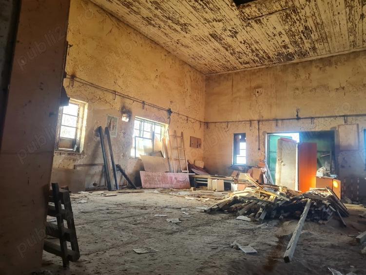 Proprietar-vand Cladire mare, din caramida in Sagna 375 m2 - 2