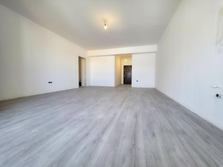 Ap de 3 camere si 2 bai la cheie, suprafata generoasa, luminos in Compozitori - 2