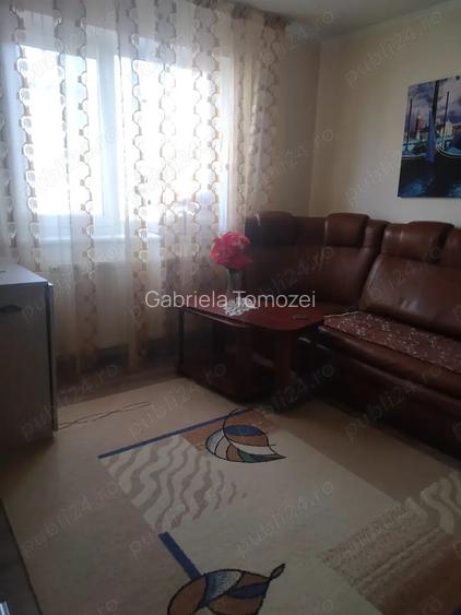 Vand apartament cu 3 camere Vand apartament cu 3 camere