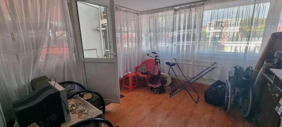 Vand apartament 4 cam. ,Topoloveni, etaj 1, ultracentral, langa Profi - 10