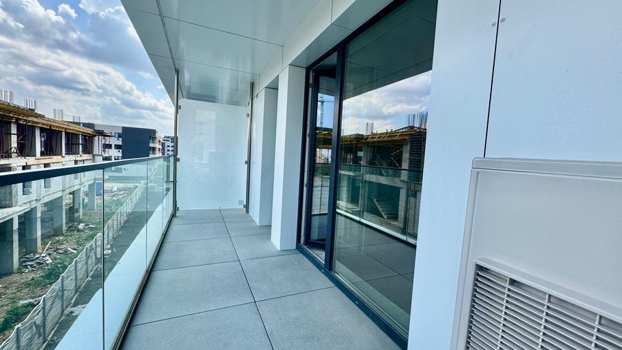 Apartament cu 3 camere semidecomandat în Pipera