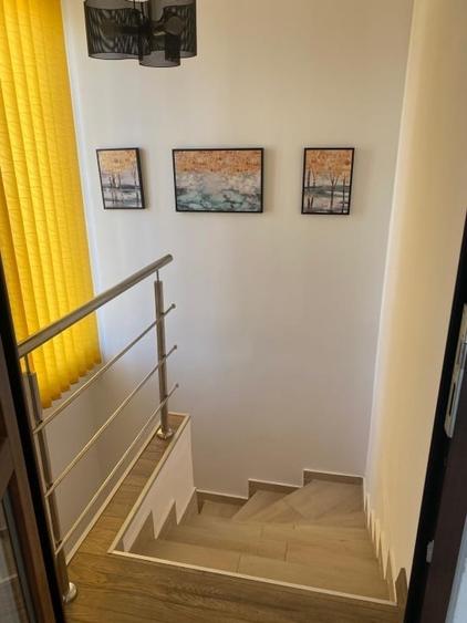 Casă cu 3 camere cu Canalizare în Central