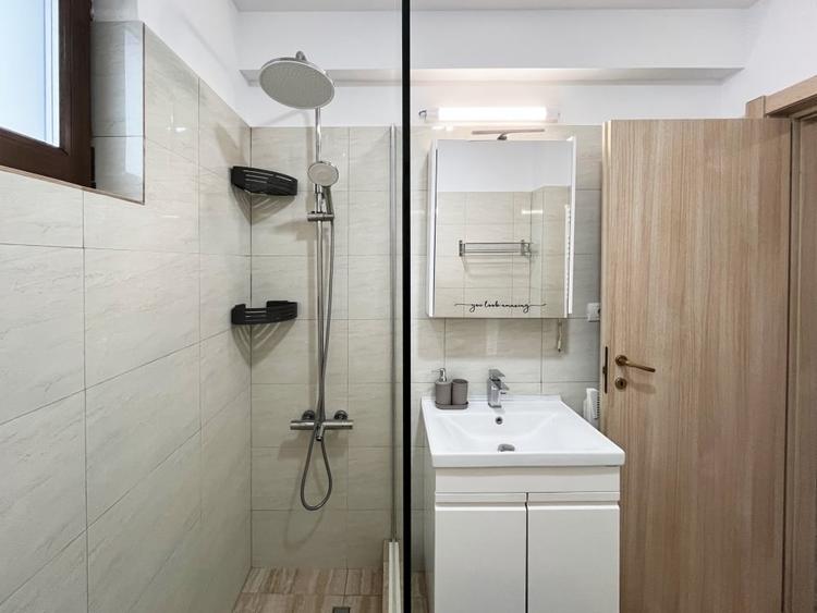 Apartament cu 2 camere in Mamaia Nord cu terasa spațioasă la 200 m de plaja - 4