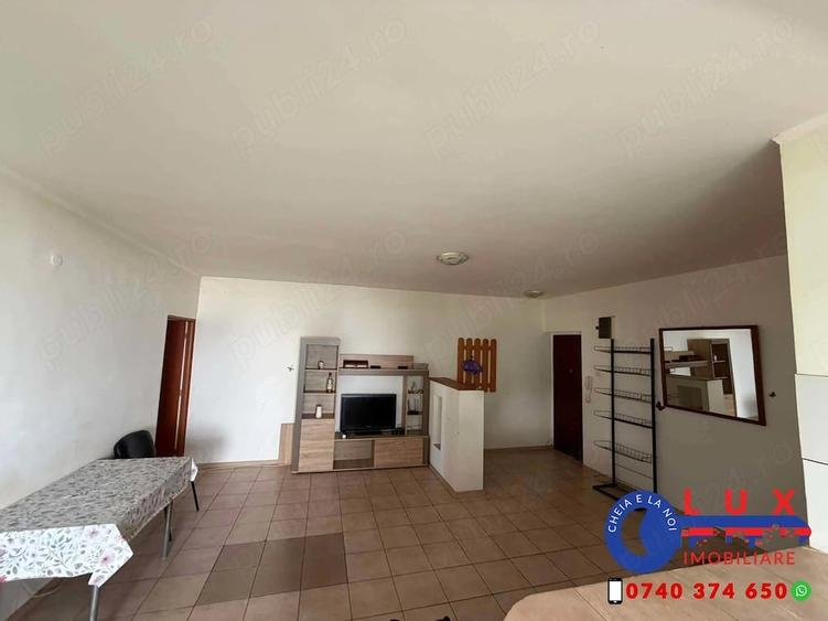 Apartament cu 3 camere nedecomandat în Vest