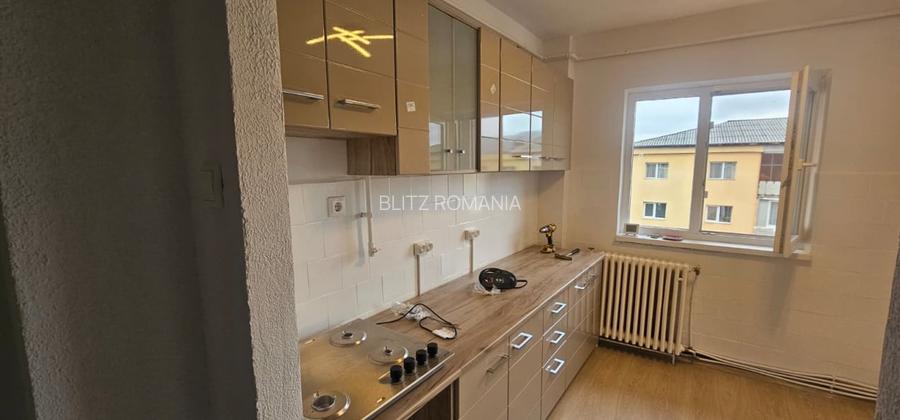 Apartament de vanzare, cu 2 camere, 45 mp, zona Tepes