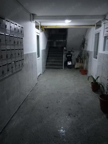 Vanz gars la P din 4, 16 mp, bloc de ap ?i gars, 1994, izolat,sect 2-zona Doamna Ghica, 32000 Euro - 3