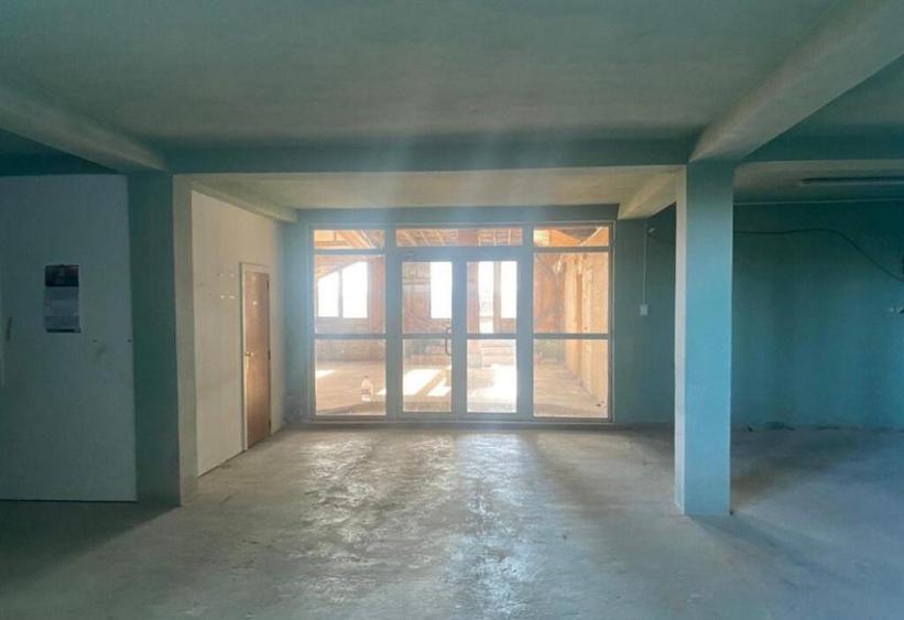 Hala de inchiriat,500 mp,zona Slobozia Sucevei - 1