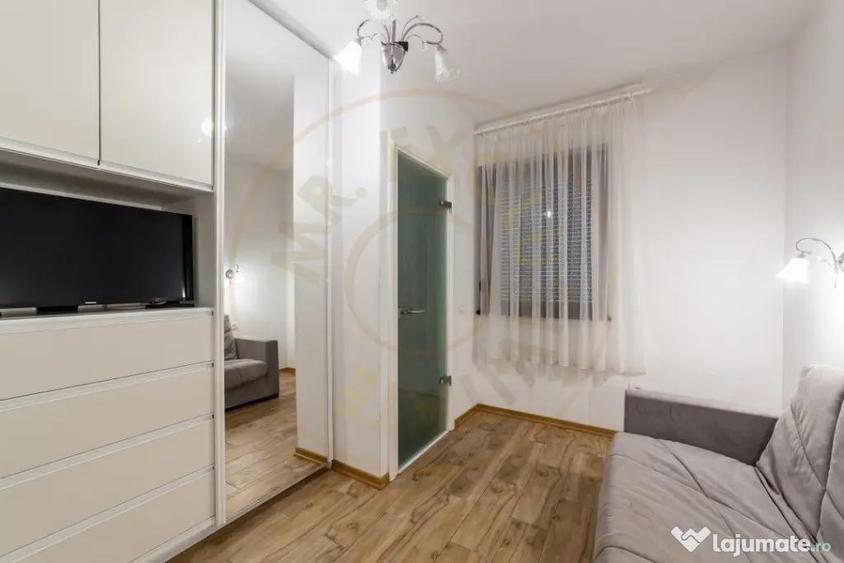 Vila zona Expo Parc - 2 apartamente, curte comuna - 5