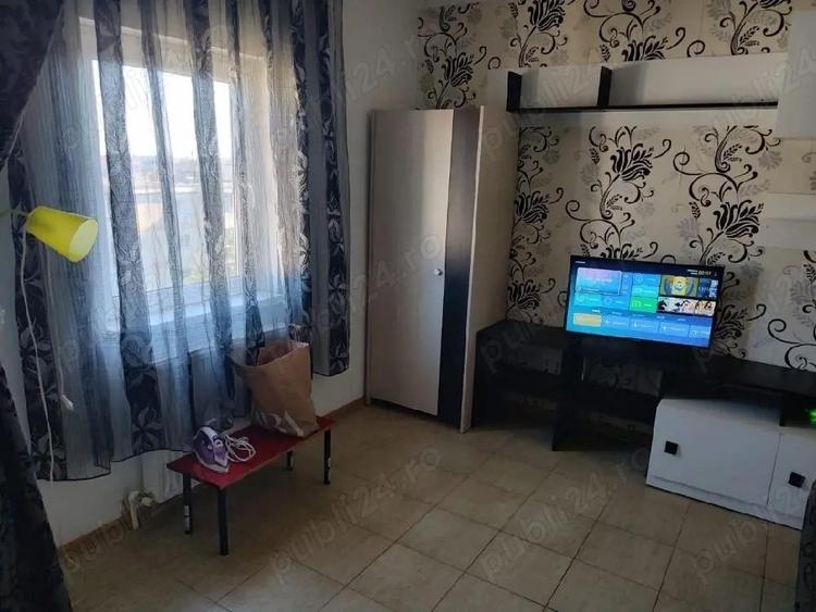 Garsoniera la mansarda in poarta 6 - 3