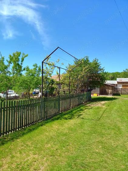 Botosani - 15 min, Casa cu teren de 2500 mp - 22 eur mp - si loturi individuale - 2