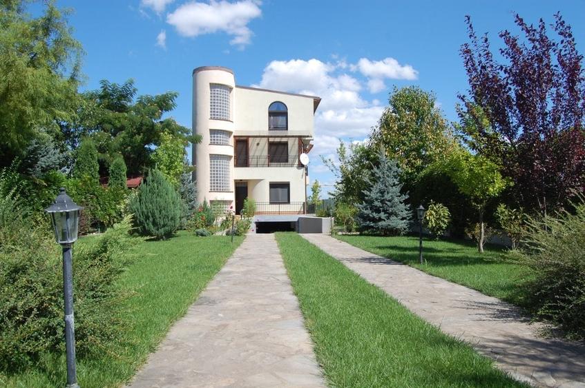 Snagov, vila de inchiriat/vanzare deschidere lac, piscina, 5 camere, garaj - 2