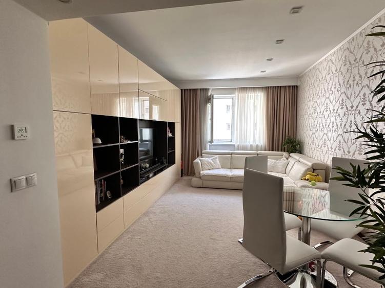 Apartament cu 2 camere decomandat, mobilat în Vitan-Bârzești