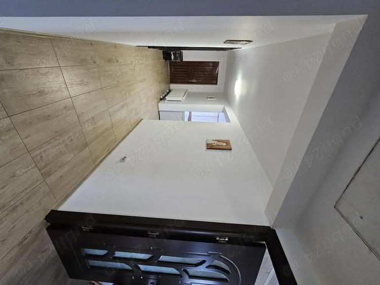 Casa de vanzare - 3 dormitoare, salon spa?ios, anexa ?i teren generos - 648 mp - 7