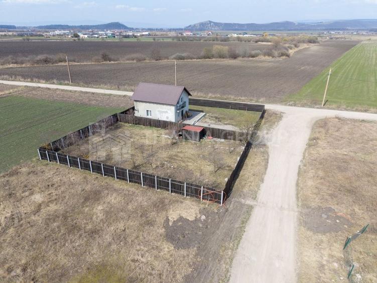 Teren 500 mp, împrejmuit, curent și internet pe teren, cu proiect și autorizație - 4