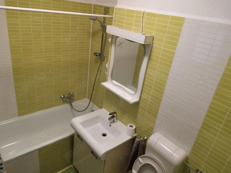 Apartament cu 3 camere semidecomandat în Basarab