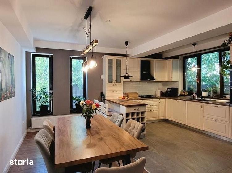 Casă cu 5 camere cu Teren 500 Mp în Corbeanca