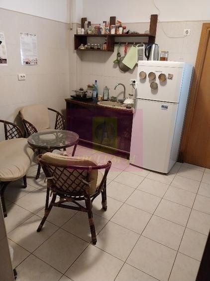Apartament cu 4 camere decomandat în P-ța Muncii