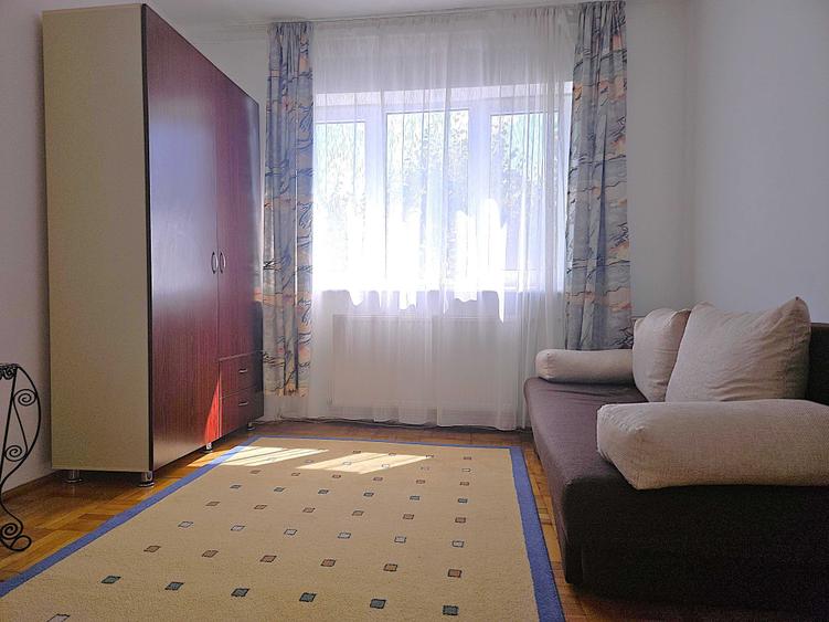 Apartament de vanzare mobilat si utilat cu 2 camere, decomandat. Zona Centrala Arad - 3