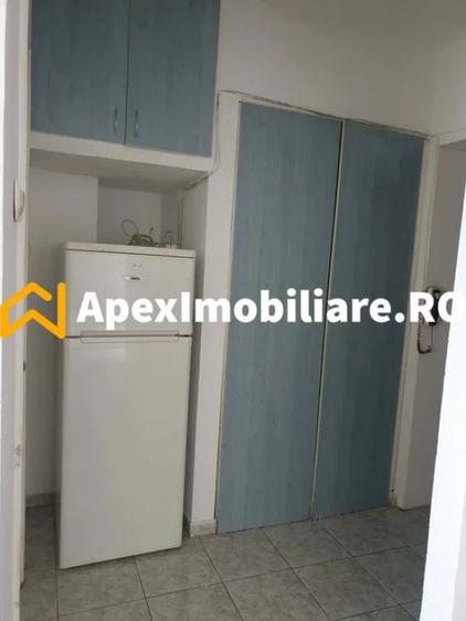 Apartament cu 2 camere semidecomandat în Grivița