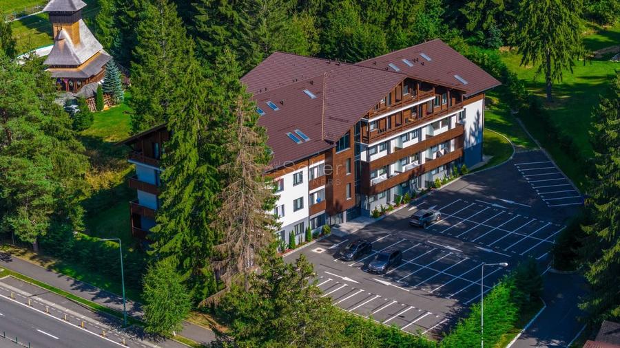 Apartament cu 3 camere decomandat, mobilat în Poiana Brașov