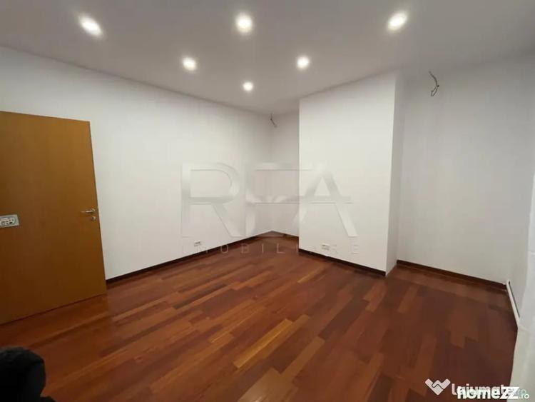 Apartament cu 5 camere decomandat în Primăverii