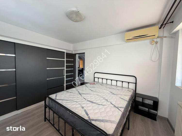 Apartament cu 3 camere semidecomandat în Obor