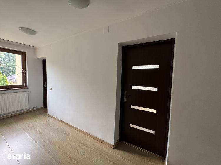 Casă cu 7 camere cu Teren 1317 Mp în Central